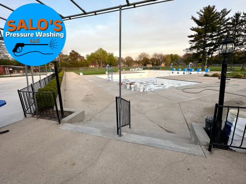 Why Commercial Property Owners Should Choose Salo's Pressure Washing LLC